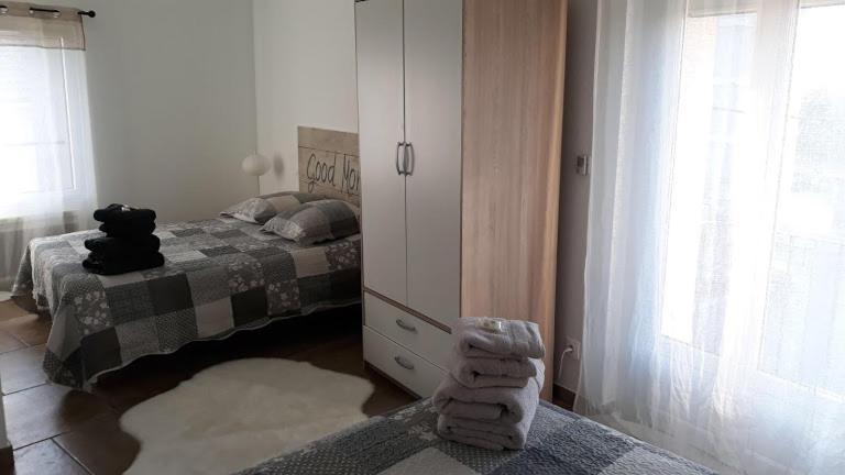 Appartement La Pomme D'Or LʼIsle-sur-la-Sorgue Buitenkant foto