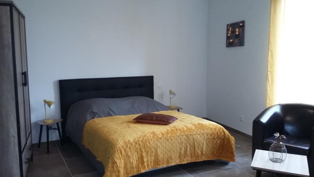 Appartement La Pomme D'Or LʼIsle-sur-la-Sorgue Buitenkant foto