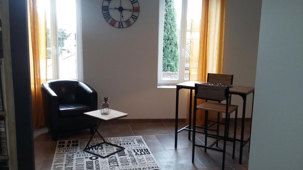 Appartement La Pomme D'Or LʼIsle-sur-la-Sorgue Buitenkant foto