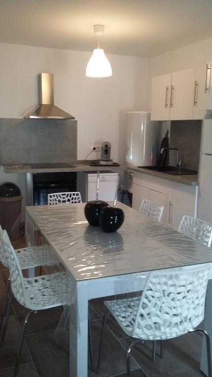 Appartement La Pomme D'Or LʼIsle-sur-la-Sorgue Buitenkant foto