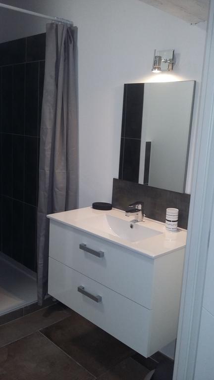 Appartement La Pomme D'Or LʼIsle-sur-la-Sorgue Buitenkant foto